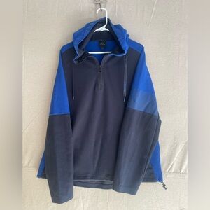 Men’s hood sports top